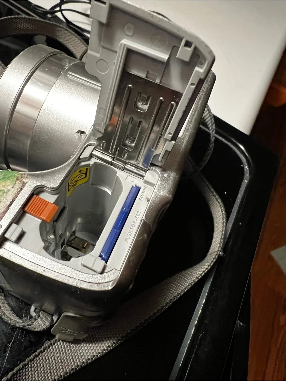 Kodak Lens Digital Camera in Gray with carry case